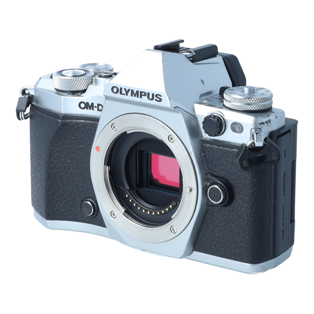 Aparat UŻYWANY Olympus OM-D E-M5 Mark II body srebrny s.n. BFKA95152