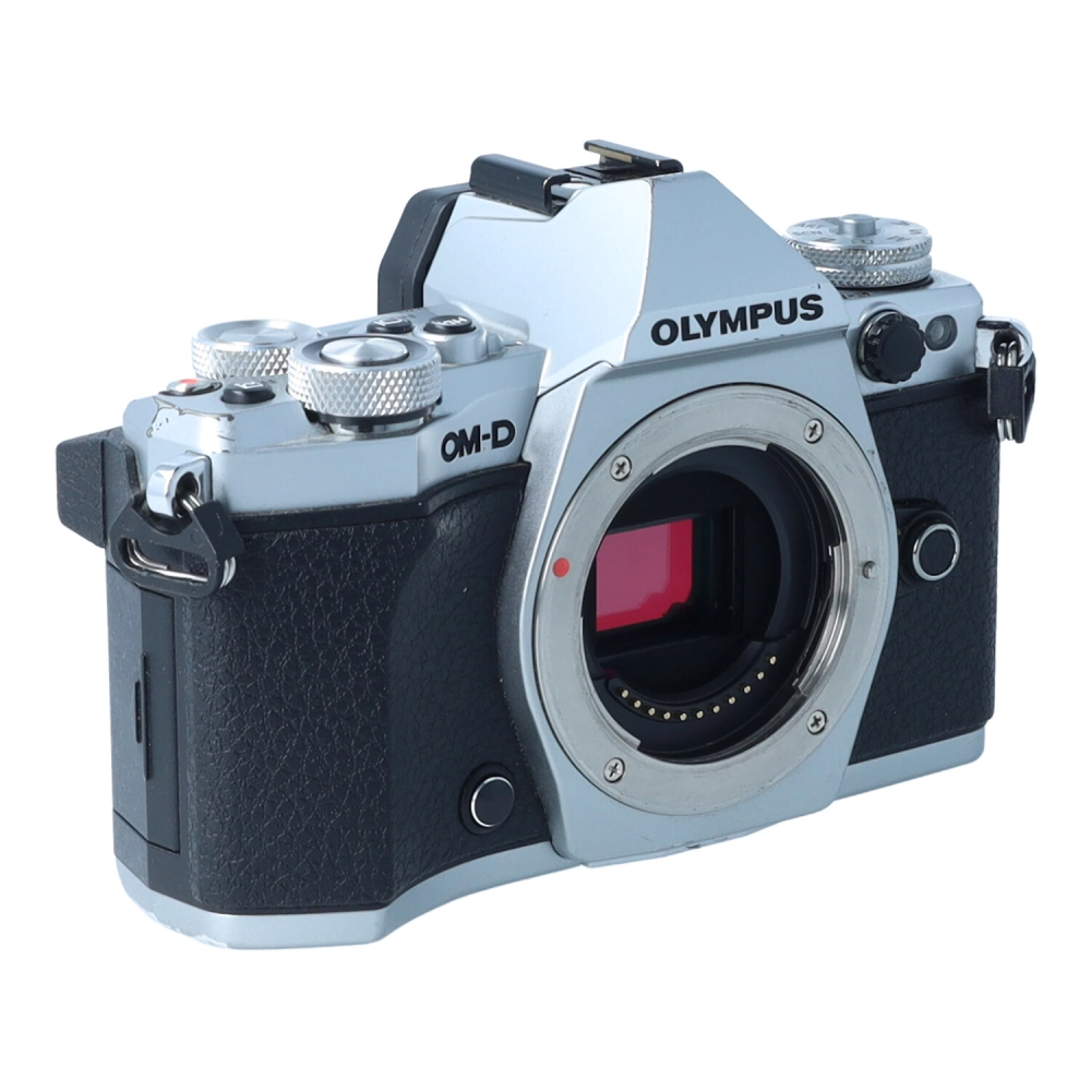 Aparat UŻYWANY Olympus OM-D E-M5 Mark II body srebrny s.n. BFKA95152