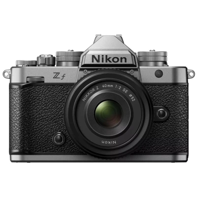 Nikon Zf srebrny + 40 mm f/2 SE