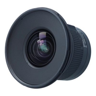 Irix 15 mm f/2.4 Firefly / Nikon F s.n. 220120010