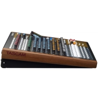 Tascam Mikser Model 12 z rejestratorem