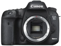 Lustrzanka Canon EOS 7D Mark II body + adapter Wi-Fi W-E1