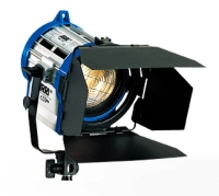 ARRI 650 Plus Fresnel reflektor studyjny sterowany manulanie (L3.79400.D)